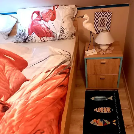Lazy Bee Apartment *